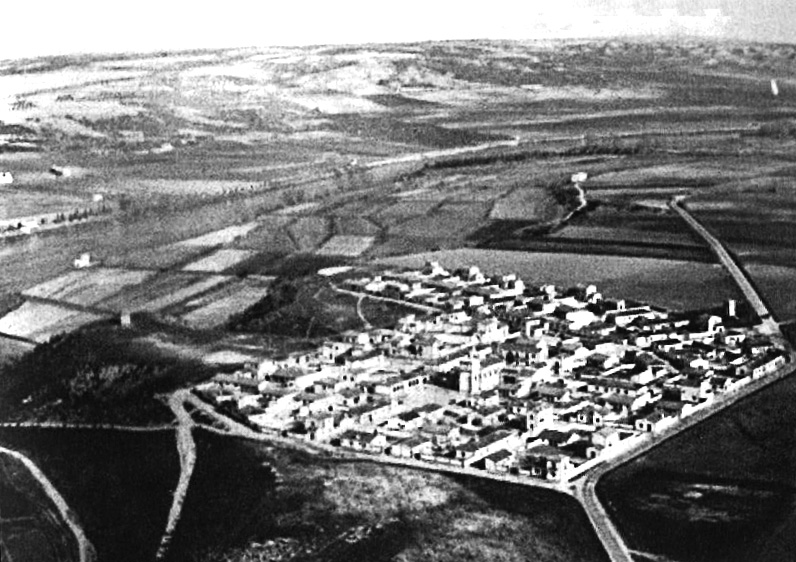 Foto aérea del pueblo de colonización de Bernuy