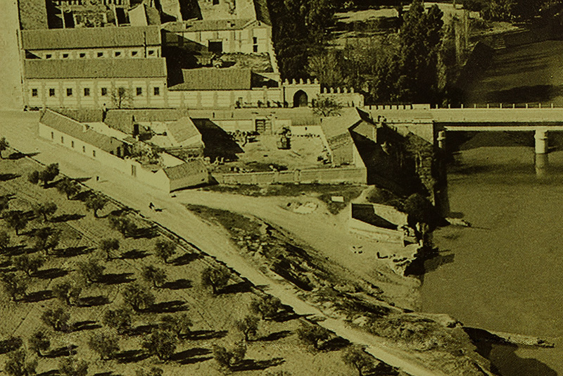 Detalle del otro lado en la foto aérea de Malpica de Tajo de un calendario de 1964 