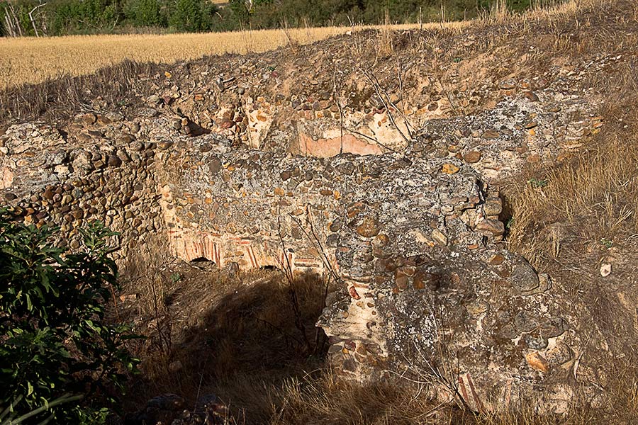 Restos del alveus izquierdo de las termas de la villa romana de Las Tamujas en Malpica de Tajo