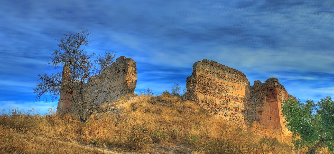 Vista del hueco en donde se alzaba la torre de la muaralla SE. del Castillo Villaba - Cebolla - Malpica de Tajo