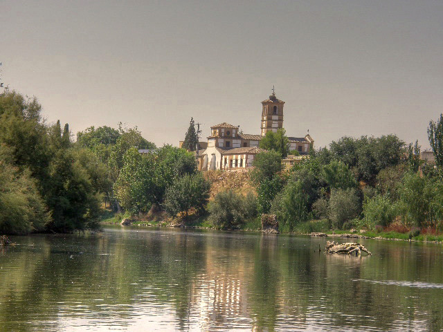 Iglesia de Malpica de Tajo, vista desde el centro del río