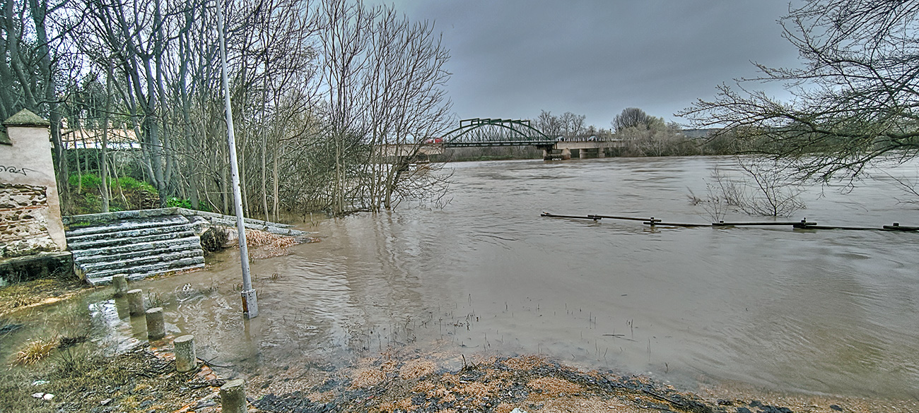 Nivel de las aguas del río Tajo en la fuente de los Tres Caños del 22-03-25 Nivel de las aguas del río Tajo en la fuente de los Tres Caños del 22-03-25