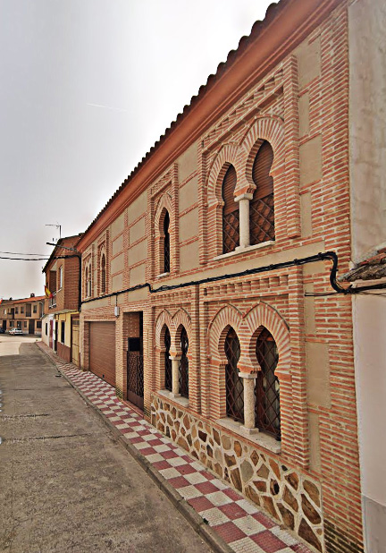 Fachada de una vivienda de  Malpica de Tajo.